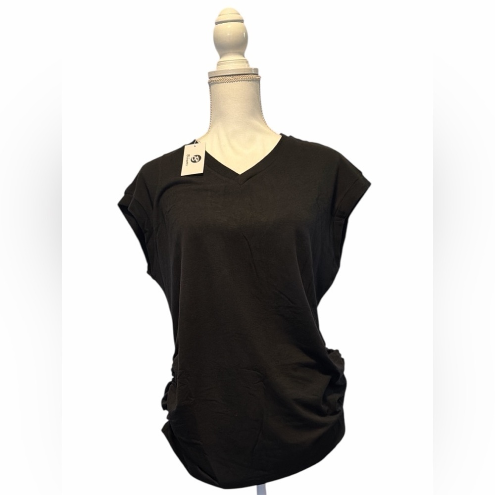 NWT Women’s Black V-Neck Short Sleeve Tee Size Large